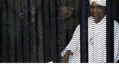 محامو البشير ينسحبون من محاكمته احتجاجا على النائب العام