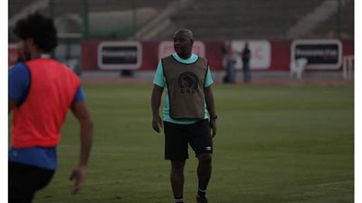 موسيماني يعقد محاضرة بالفيديو مع اللاعبين استعدادًا لمواجهة إنبي