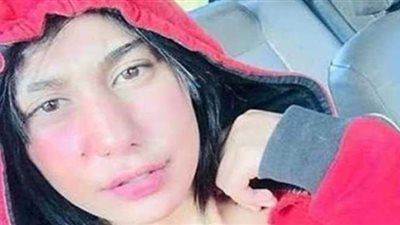 أنا ضيعت وبقيت تعبانة.. انهيار منة عبد العزيز فتاة التيك توك فى البكاء