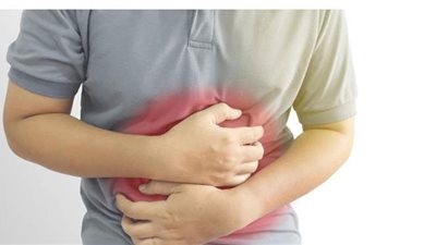 4 مواد طبيعية موجودة في مطبخك لعلاج عسر الهضم