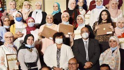 وزيرة الثقافة تسلم شهادات تخريج الدفعة الأولى بمبادرة 