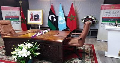 وفدا الحوار الليبي في المغرب يتبادلان محاضر اتفاق حول المناصب السيادية