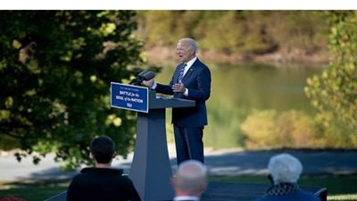 من موقع شهد أكثر المعارك دموية.. بايدن يحذر من تفرقة الأمريكيين ويلمح إلى عنف الشرطة