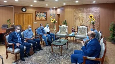 نائب رئيس جامعة المنصورة يبحث التعاون من شركة بنها للصناعات الإلكترونية