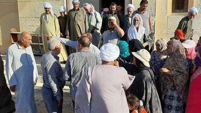 رئيس مدينة القنطرة غرب يحل مشكلة إيصال المياه لقرية الاتحاد