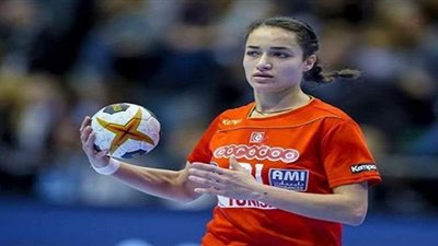 الأهلي يضم لاعبة يد تونس سندس حشانة
