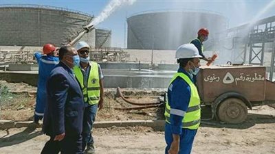 سكرتير مساعد أسيوط يتابع تنفيذ تجربة إخماد حريق بشركة تكرير البترول | صور