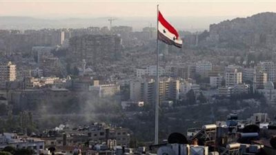 سقوط عشرات القتلى والجرحى جراء انفجار سيارة مفخخة بسوريا