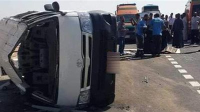 إصابة 10 أشخاص إثر انقلاب ميكروباص بميدان الرماية
