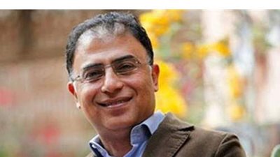 أشرف العشماوي يعلن طرح نسخة إنجليزية من روايته 