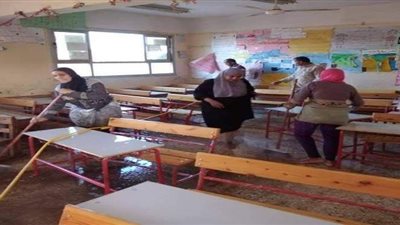 معلمو أجهور وقرقشندة ينظفون الفصول استعدادا للدراسة | صور