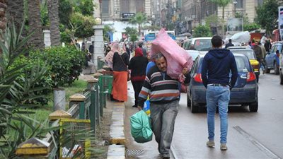 البيئة تحذر الأطفال وكبار السن من التواجد بالأماكن المكشوفة اليوم وغداً