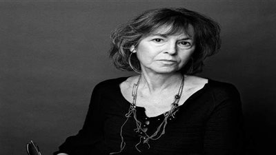 الشاعرة الأمريكية لويز جلوك تفوز بجائزة نوبل للآداب لعام 2020