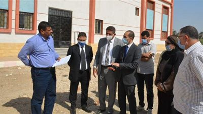 نائب محافظ سوهاج يتفقد مشروعات حياة كريمة بطما | صور
