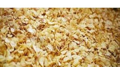 ضبط 2 طن من «كناسة» مصانع الشيبسي قبل بيعها للأطفال ببني سويف