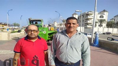 مناخ بورسعيد : أعمدة الإنارة بالكورنيش فايبر جلاس مؤمنة ضد مخاطر الكهرباء | فيديو