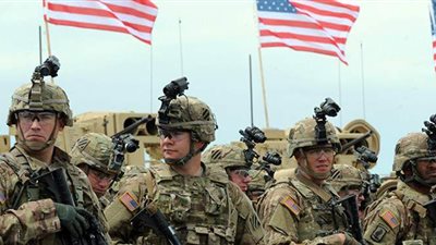 انتقامًا لمقتل مسلحين موالين له.. الجيش الأمريكي يقتحم بلدة ذيبان بريف دير الزور