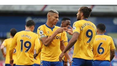 نجم إيفرتون يفوز بجائزة لاعب الشهر في الدوري الإنجليزي