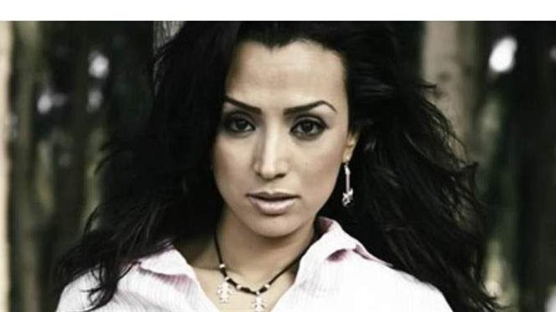 الفنانة صفاء جلال