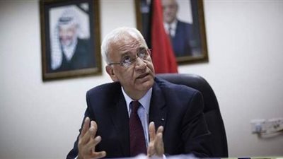 ملك الأردن يكلف  بتوفير العناية الصحية لصائب عريقات بعد إصابته بكورونا