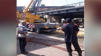 فتح طريق صلاح سالم بعد انقلاب سيارة محملة بالسولار