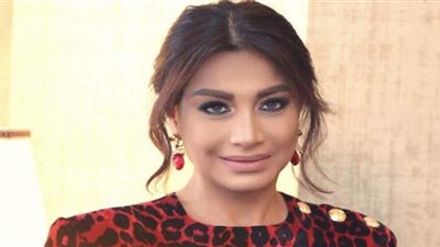 بسمة وهبة تعلن تقديم نصائح لمرضى سرطان الثدي