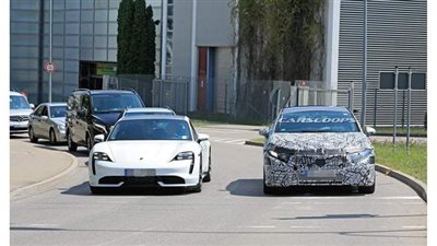 مرسيدس EQS الكهربائية  2021 تحت التمويه بمرافقة بورشه تايكان