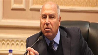 وزير النقل يتابع إجراءات التعقيم والتطهير للمترو والسكك الحديدية