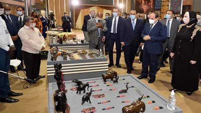 السيسي يفتتح معرض تراثنا للحرف اليدوية والتراثية | فيديو