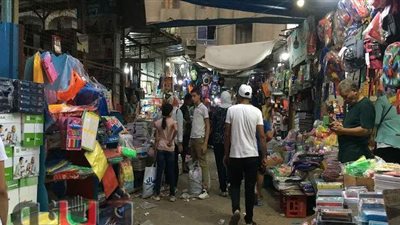 تجار الفجالة: الإقبال ضعيف على مستلزمات المدارس رغم انخفاض الأسعار | فيديو وصور