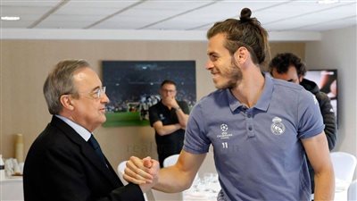 بالصور.. بيريز يدعم نجوم ريـال مدريد قبل نهائي دوري الأبطال