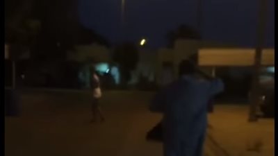 بالفيديو.. رد فعل سعودي فاجأه ابنه بهروب الخادمة