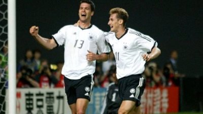 منتخب ألمانيا يذكر نظيره السعودي بمباراة الثمانية قبل مواجهة الليلة