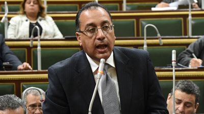 مدبولي يقرر تخصيص أراض لإقامة مدارس ومراكز شباب ومنشآت طبية وأمنية