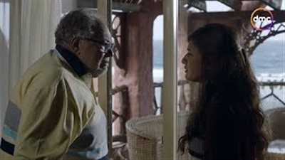 يحيي الفخراني يواجه ابنته في «بالحجم العائلي»: «ماعنديش عيال» (فيديو)