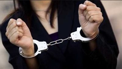 حبس راكبة لحيازتها مواد مخدرة في مطار القاهرة