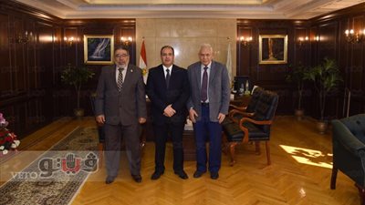 محافظ الإسكندرية يستقبل نقيب الأطباء