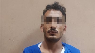 ضبط عاطل مطلوب ضبطه وإحضاره في 4 قضايا سرقة وقتل بحلوان