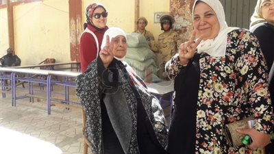 سيدات بورسعيد أمام اللجان: «الحبر الفسفوري وسام وطني» (صور)