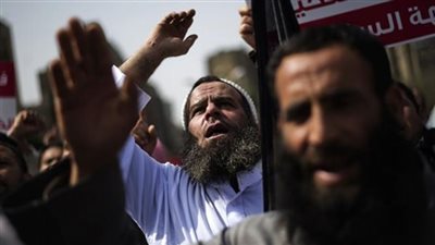 «عاشوراء» تفجر الصراع السنوي بين السلفيين والصوفية.. فتاوى تحريم واتهامات بالجملة بالتشيع والكفر.. ضرب رواية الصوفية عن رأس الحسين الموجودة بمصر واعتبارها خرافية.. وعلي جمعة: «التصوف بر