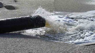 تعيين خدمات مرورية بمحيط كسر ماسورة مياه بالطريق الصحراوي بالقاهرة