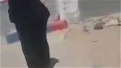 شاهد ماذا حدث لرجل تنكر في ملابس نسائية بالسعودية (فيديو)