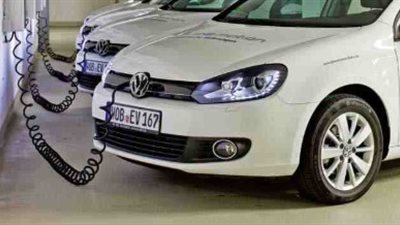 بطاريات الليثيوم بديلة المحركات في السيارات الكهربائية