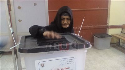 كبار السن يتصدرون المشهد الانتخابي بالوراق بعد 4 ساعات تصويت (صور)