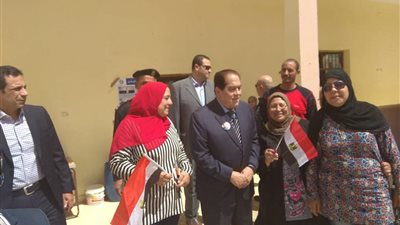 كمال الجنزوري يدلي بصوته في الانتخابات الرئاسية (صور)