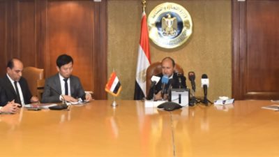 بدء إنشاء أكبر مدينة لصناعة المنسوجات في مصر بـ«السادات»