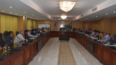 قوافل طبية للكشف عن فيروس سي وأمراض ضغط الدم والسكر بالفيوم