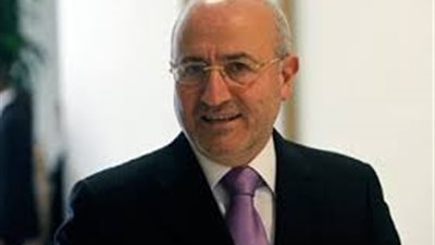 وزير يدعو اللبنانيين لحماية النفس وتلافي مخاطر طبول الحرب