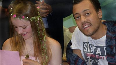 بالصور.. «مراهق» يخسر معركته مع السرطان عقب زواجه بأيام