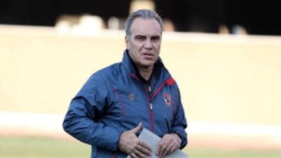 لاسارتي يقود تدريبات مدافعي الأهلي في الجزائر